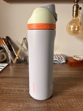 Owala 24oz Water Bottle